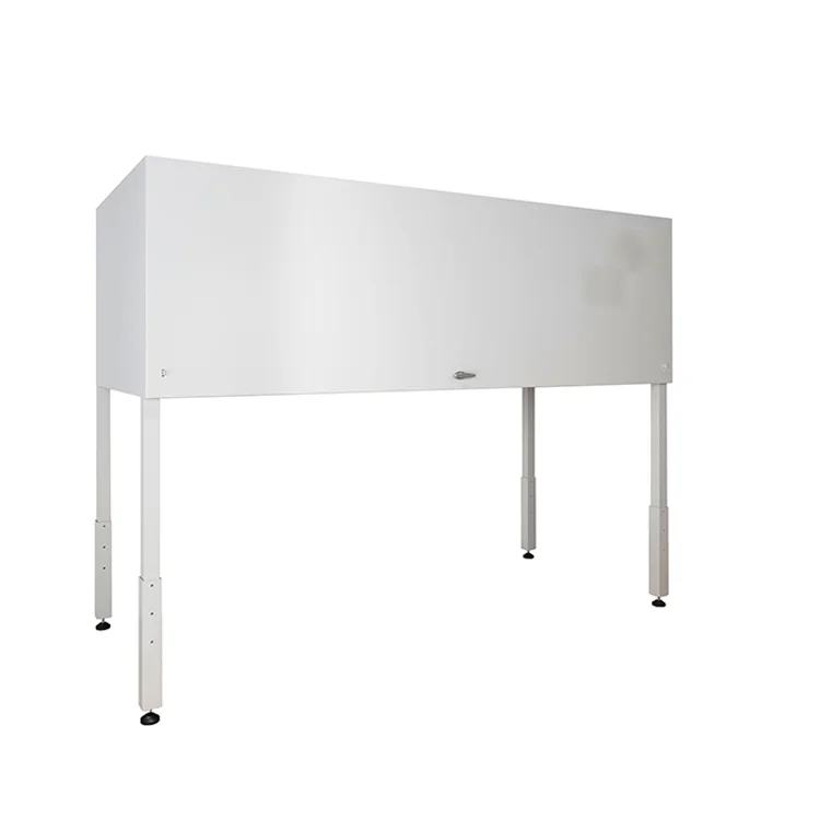 Parcheggio per auto sopra l'armadietto di stoccaggio del cofano